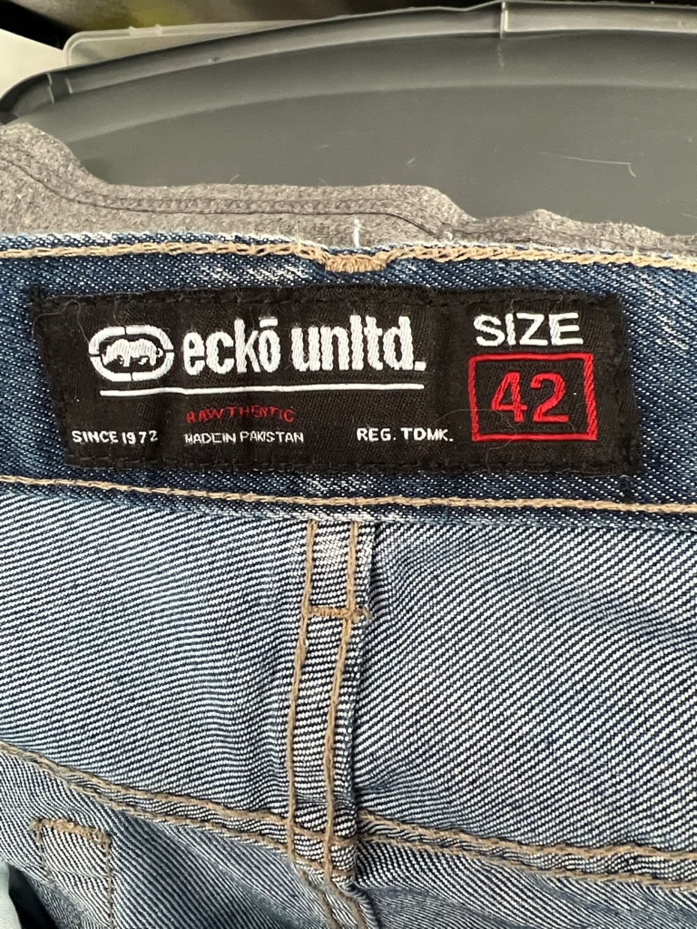 Size 42  Ecko Unlimited Faded Blue Denim Shorts - Picture 5 of 6
